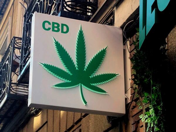 BANDEROLAS DE CHAPA PLEGADA