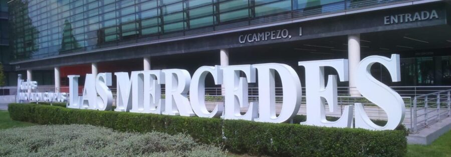 letras corpóreas de gran formato